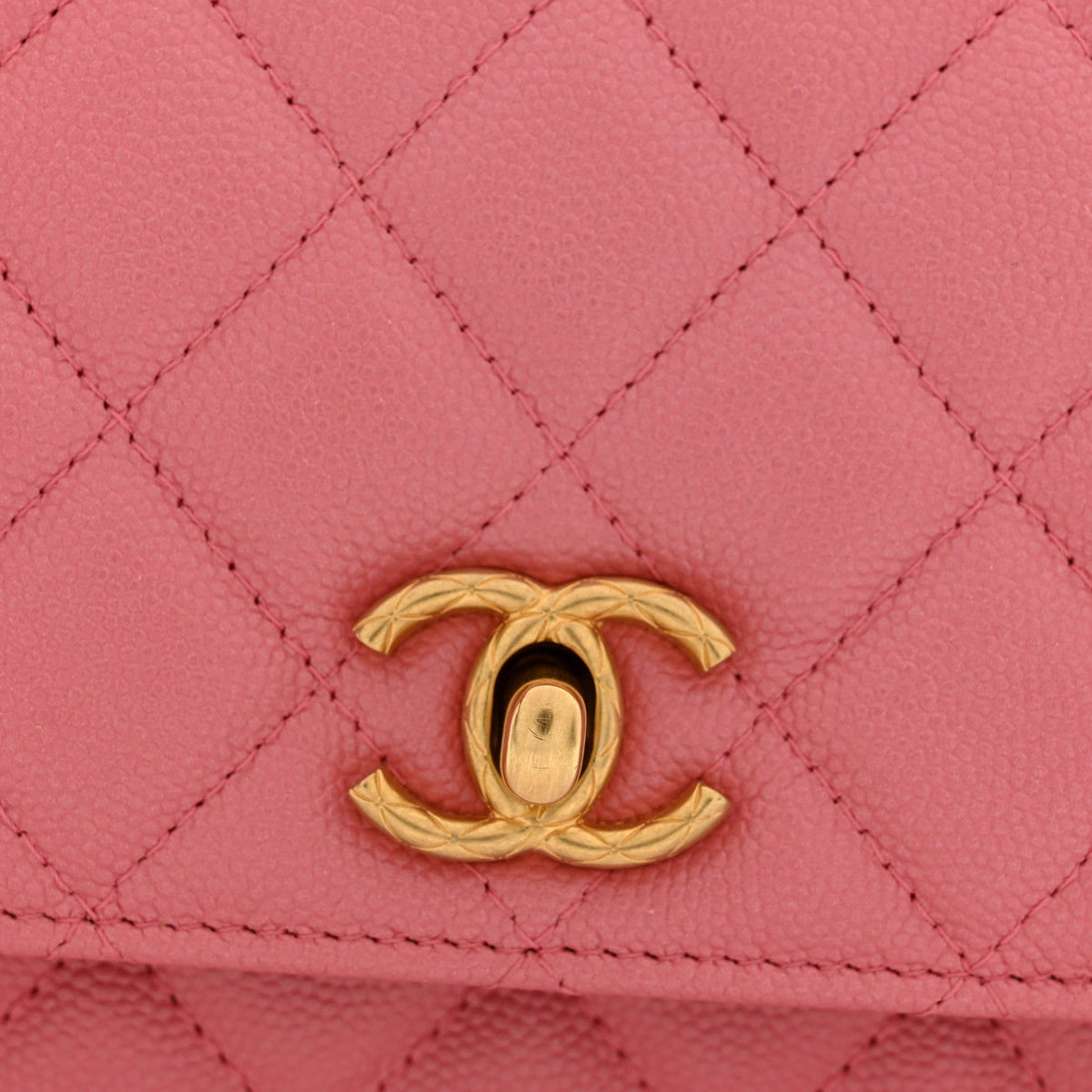 Caviar Quilted CC Turnlock Wallet On Chain WOC Pink