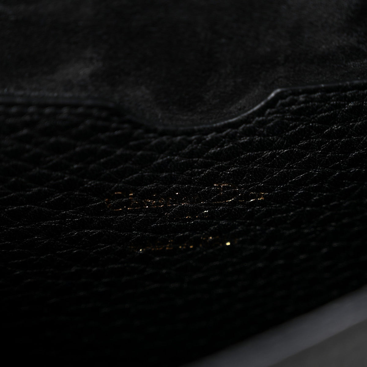 Grained Calfskin Large Bobby Flap Black