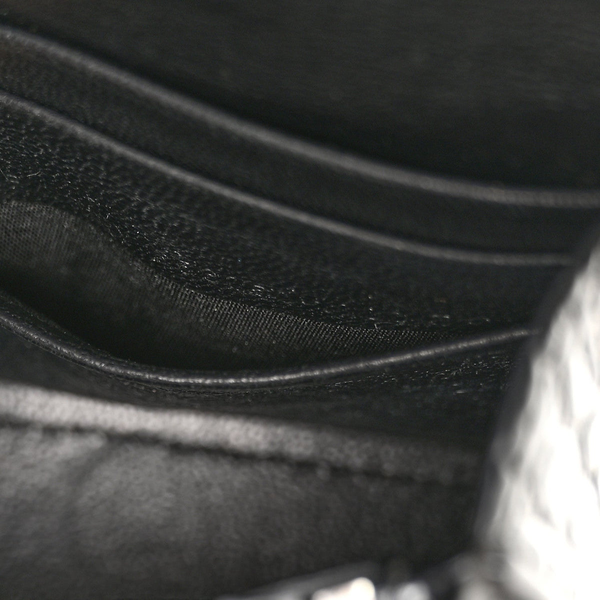 Shiny Calfskin Monochrome Crocodile Embossed Hourglass Chain Bag Black