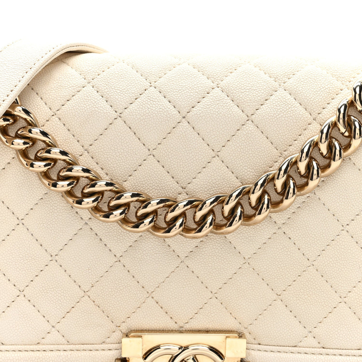 Caviar Quilted Medium Boy Flap White White