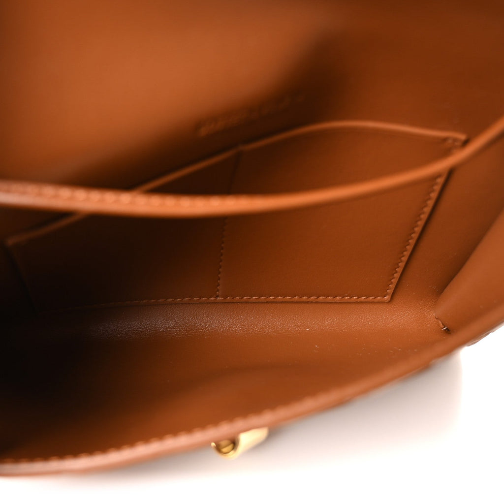Nappa Intrecciato Andiamo Pouch On Strap Tannin