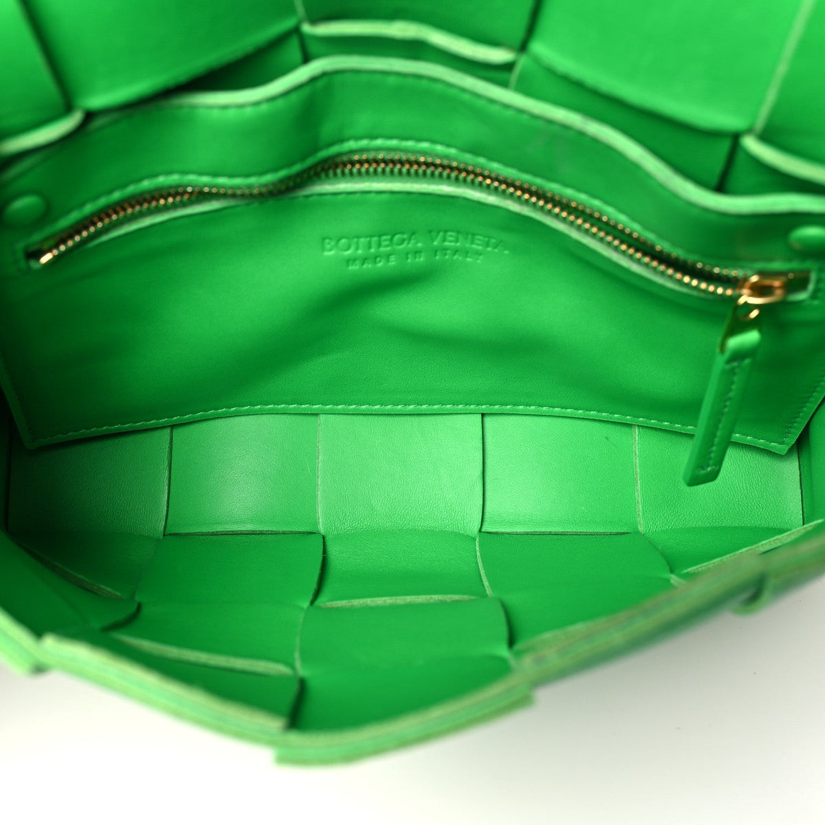 Grained Calfskin Maxi Intrecciato Cassette Crossbody Bag Parakeet