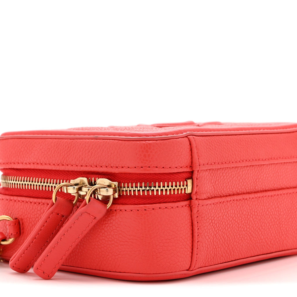 Caviar Quilted Small CC Filigree Vanity Case Red
