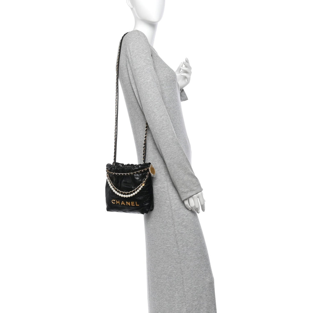 Shiny Crumpled Calfskin Quilted Pearl Mini Chanel 22 Black