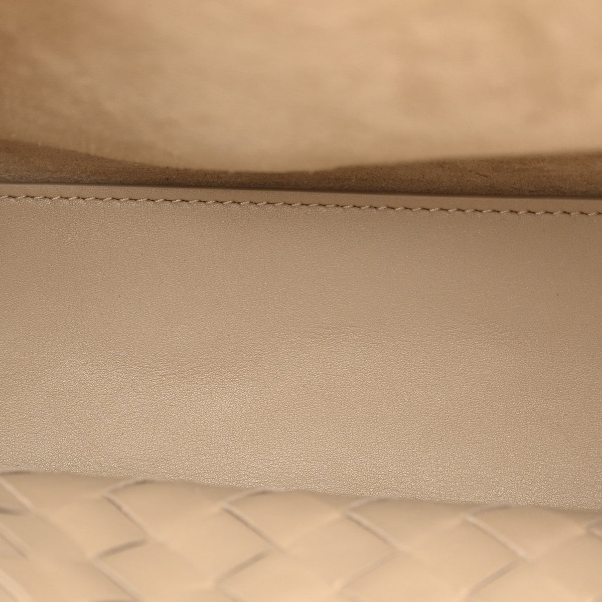 Silky Calfskin Medium Ciao Ciao Ecru