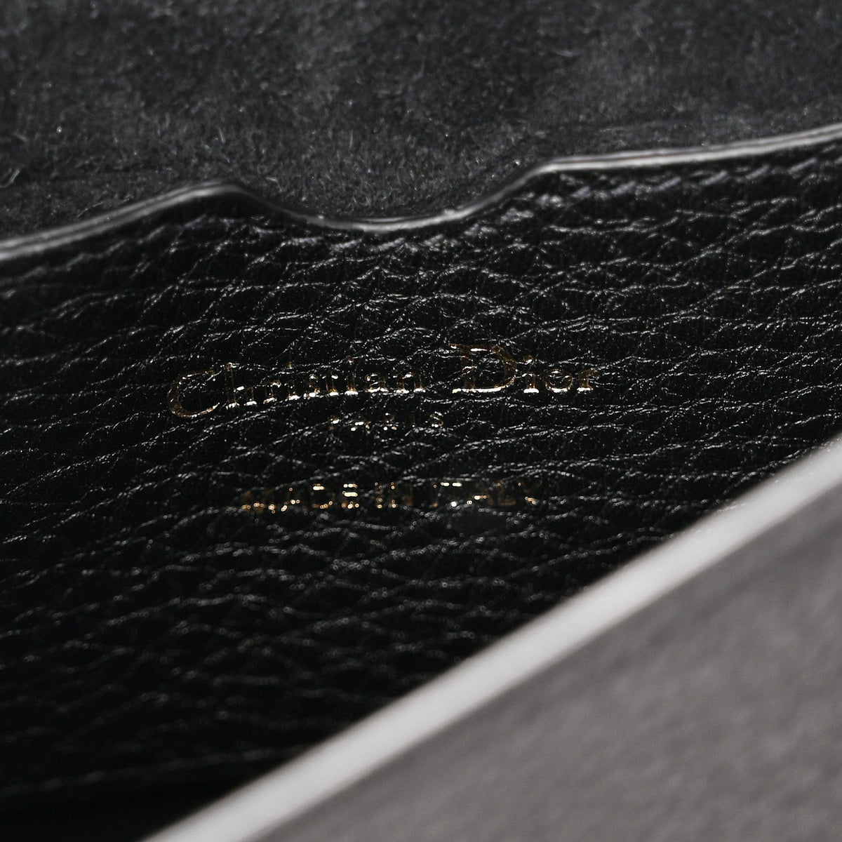 Grained Calfskin Medium Bobby Flap Black