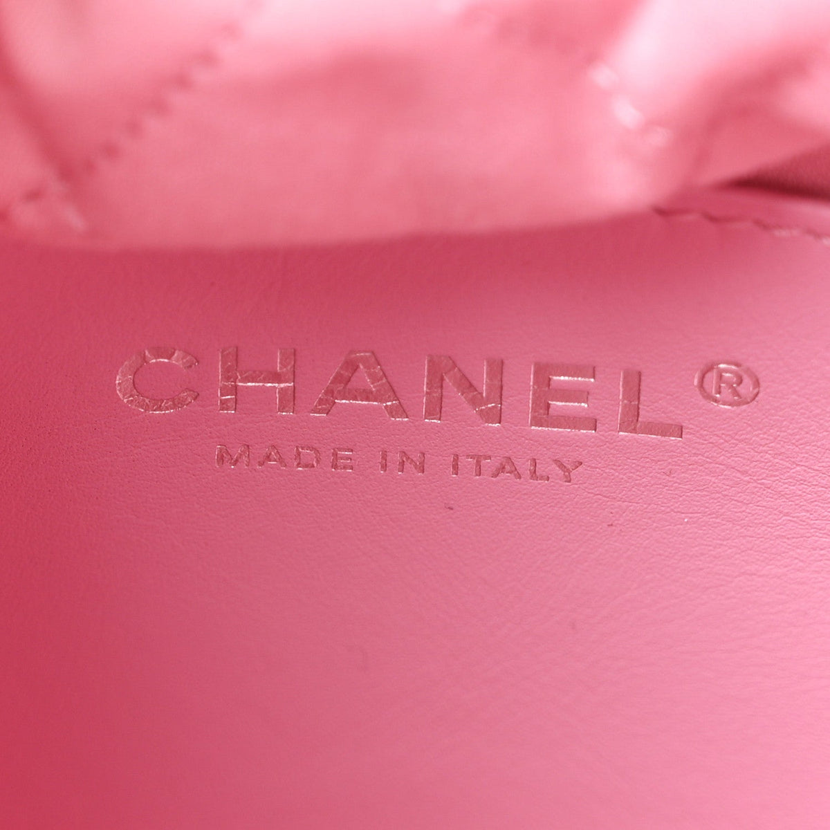 Metallic Lambskin Lacquered Monochrome Quilted Mini Chanel 22 Pink